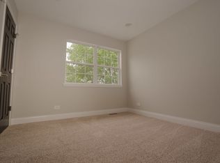 515 W 2nd St, Elmhurst, IL 60126