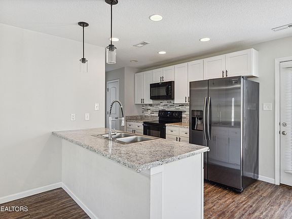 5th image of 6007 Freebird Ln