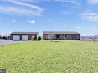 46 Carlisle Rd, Dillsburg, PA 17019