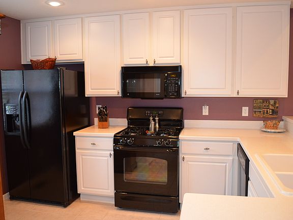 3rd image of 7519 Cherry Brook Dr