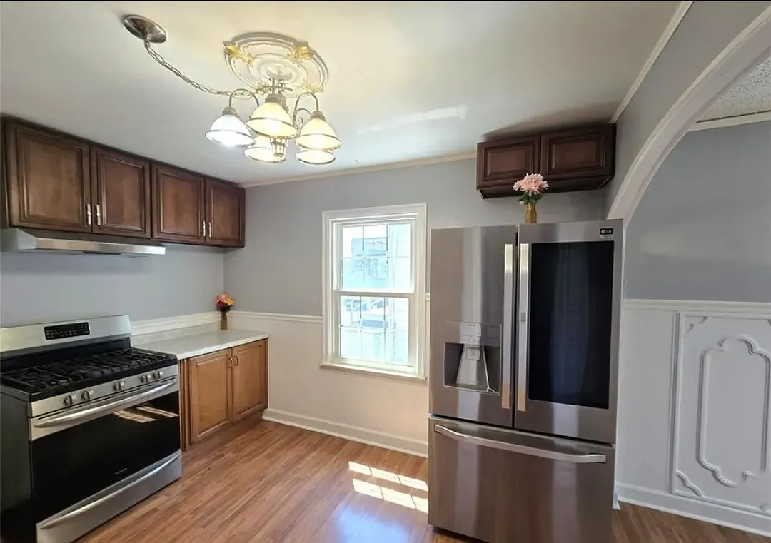 3 bed, 1000 sqft, $1,850 — Photo 3