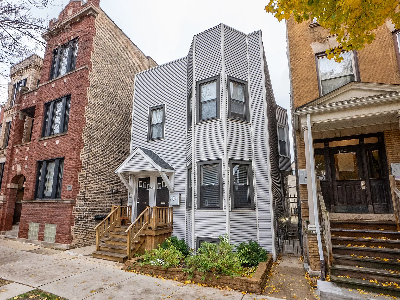 3 bed, 1000 sqft, $3,600 — Photo 1