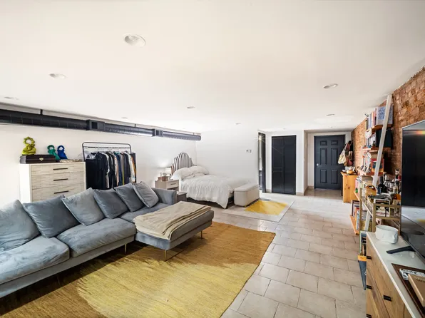 30 Woodhull Street image 2 of 5