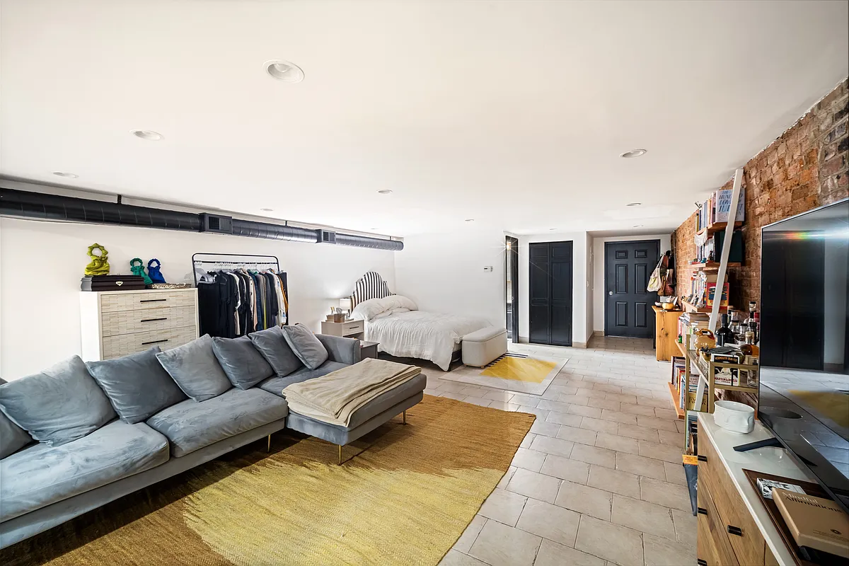 Building Photo - 30 Woodhull St #G