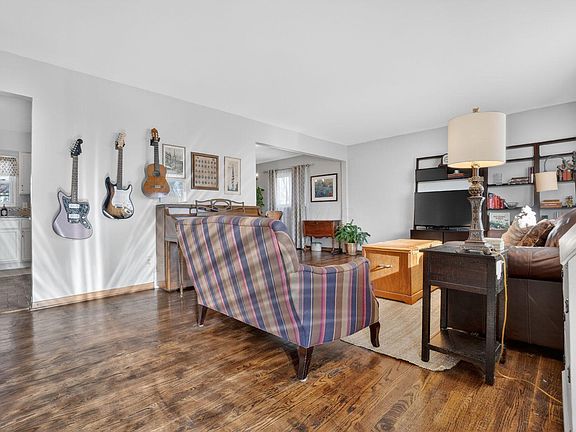 4th image of 5513 Redwood Rd