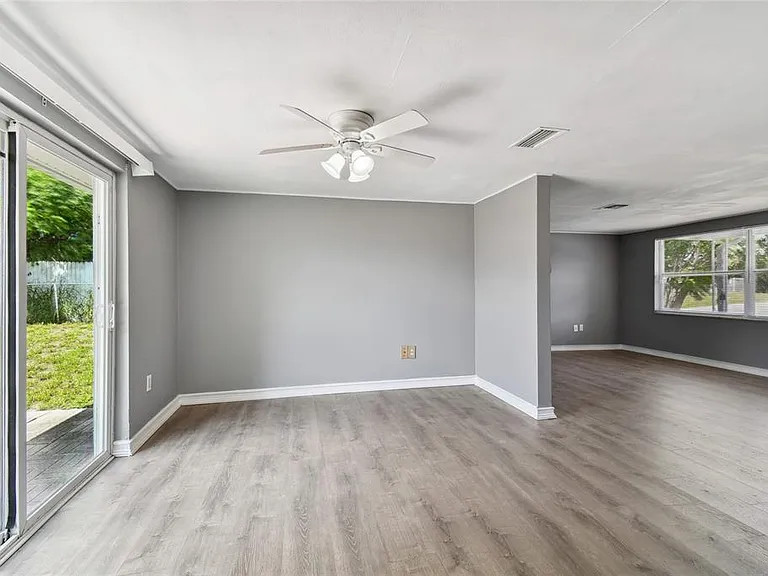 7721 Arbordale Dr — Photo 8