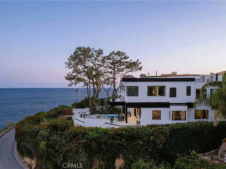 212 Hazel Dr — Photo 1