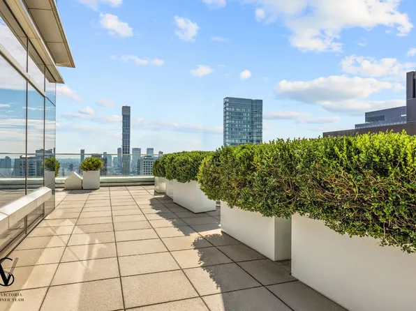 151 East 58th Street image 16 of 23