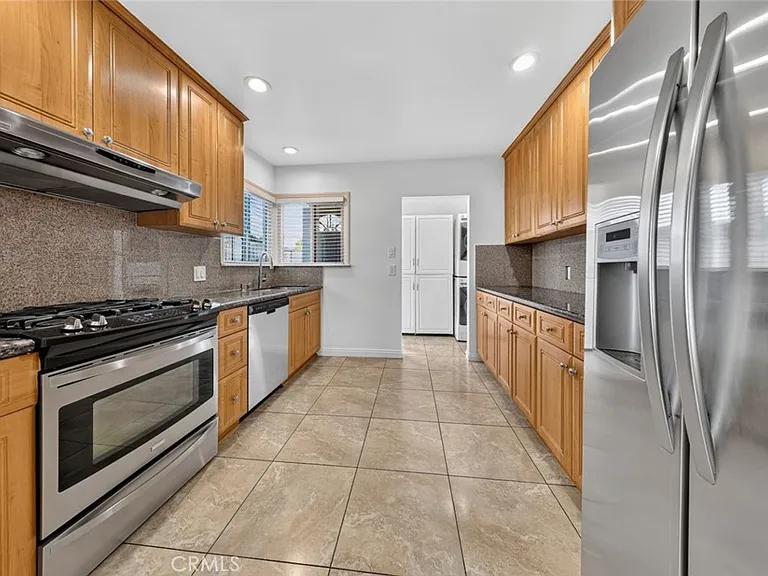 11407 Delano St — Photo 16