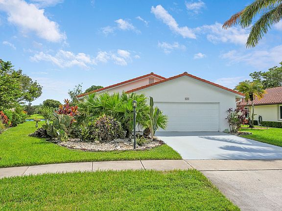 2nd image of 8421 Bonita Isle Drive