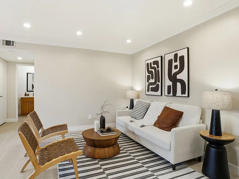 540 Groth Pl — Photo 3
