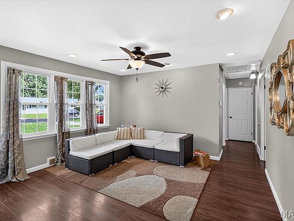5th image of 100 Florissant Park Dr