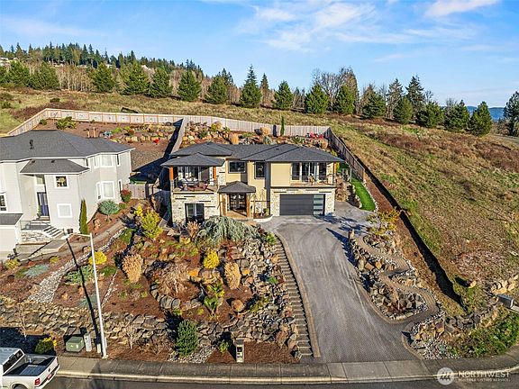 3rd image of 257 Curtis Drive