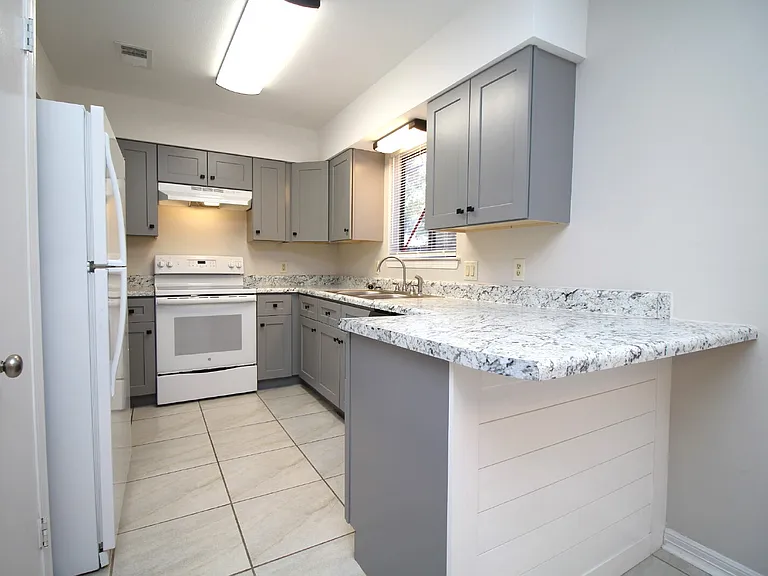 7225 Dogwood Terrace Dr #A — Photo 12