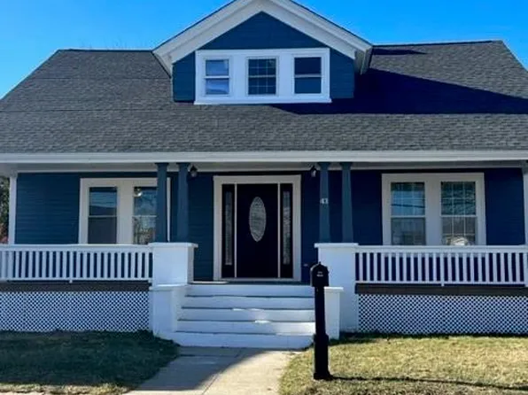 43 Home St, West Warwick, RI 02893
