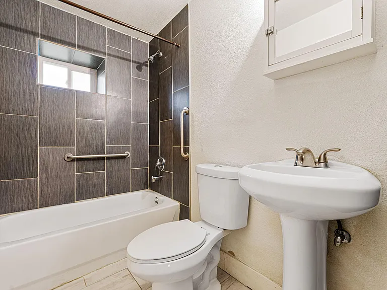 1214 Zephyr St #1214 — Photo 13