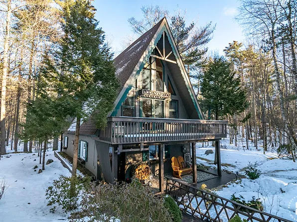 39 Oak Hollow Rd, Jay, NY 12941