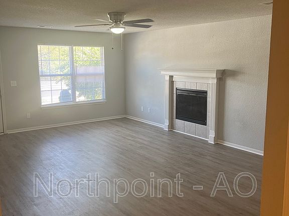 5th image of 311 NW Woodbury Dr