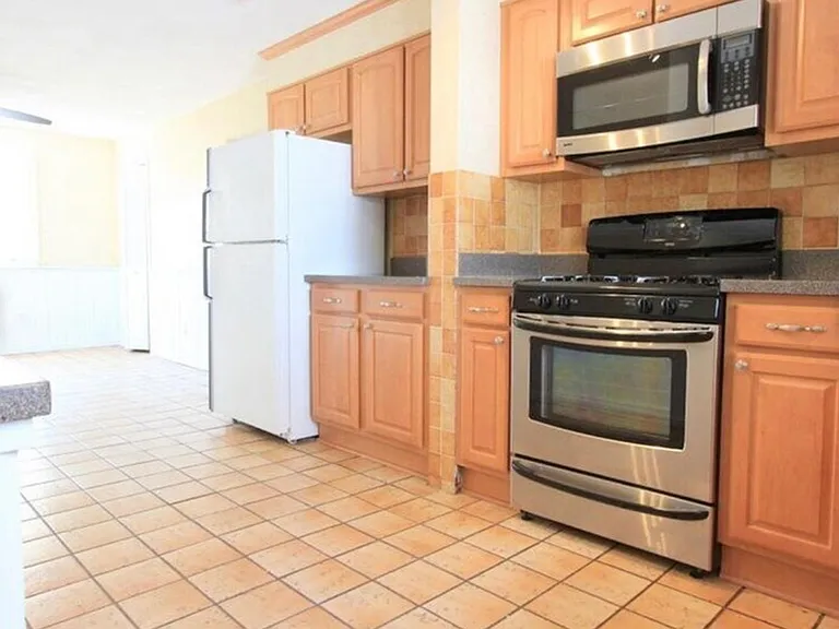 99 Electric Ave #2 — Photo 3