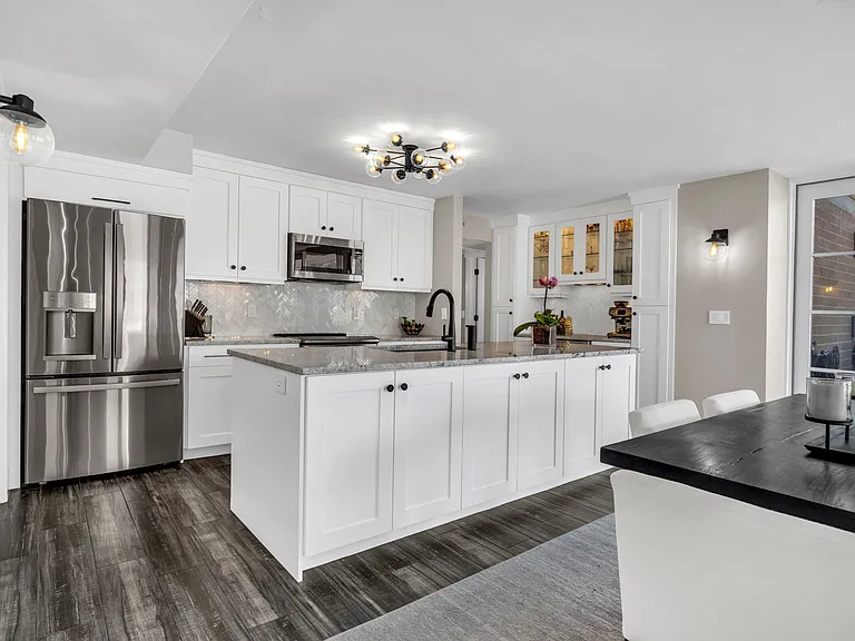 230 E Broadway S #1209 — Photo 38