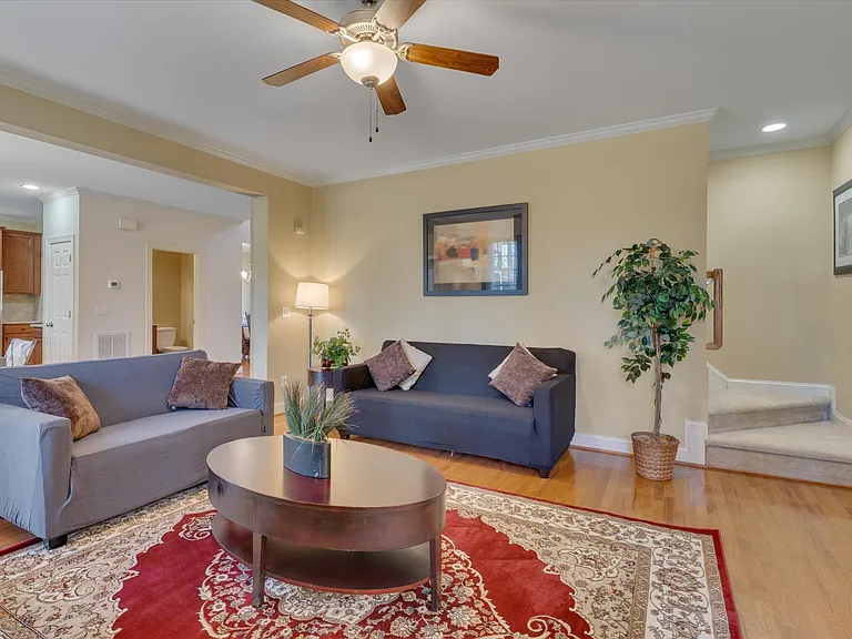 320 Lawrence Rd — Photo 9