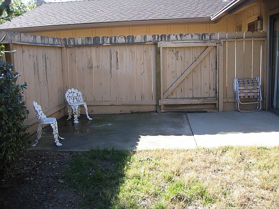 Only available unit with a fenced yard!
