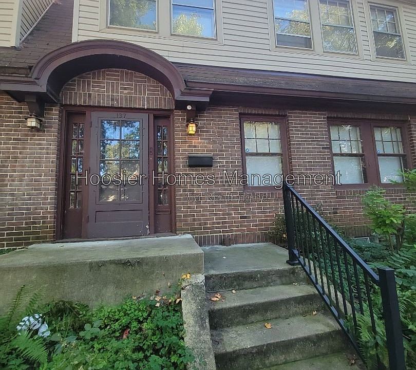 1st image of 137 W 47th St #1