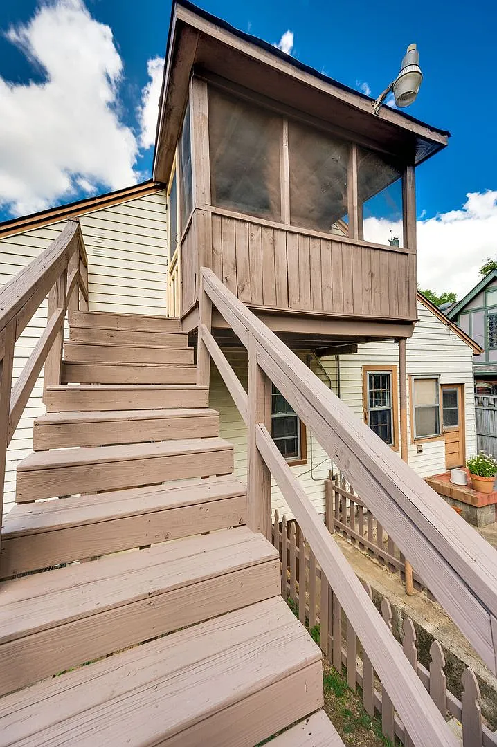 This charming 1920's tudor is walking distance to Martin's BBQ, and to 12 South! — Photo 3