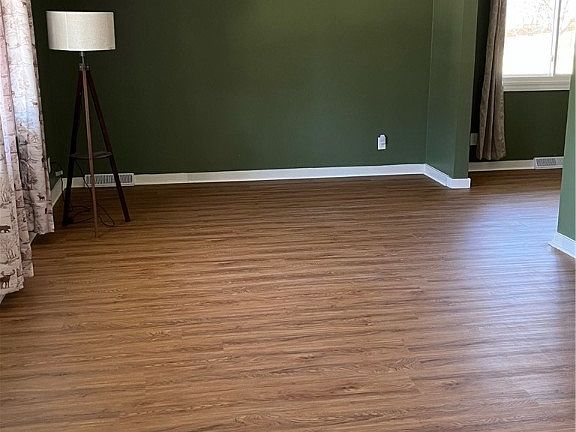 3rd image of 9381 Vista Dr