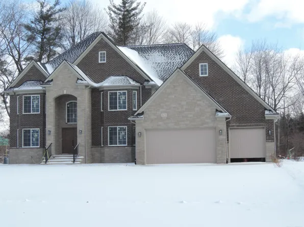 56350 Willow Creek Blvd, Shelby Township, MI 48316