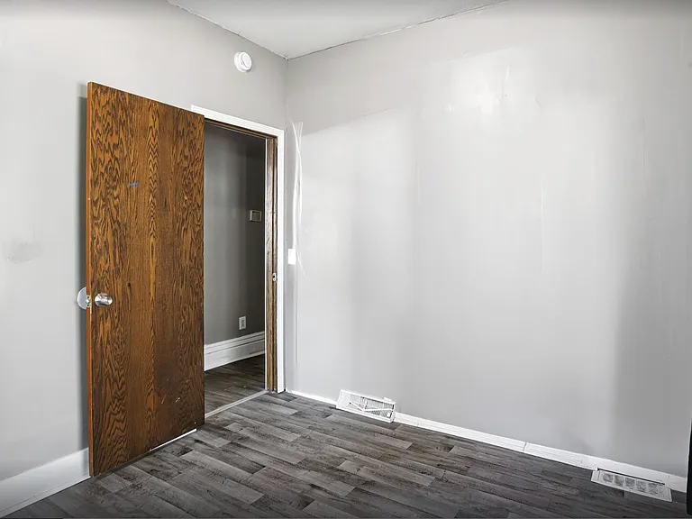 2923 Girard Ave N — Photo 13