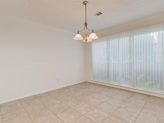 5th image of 1046 Dominion Dr