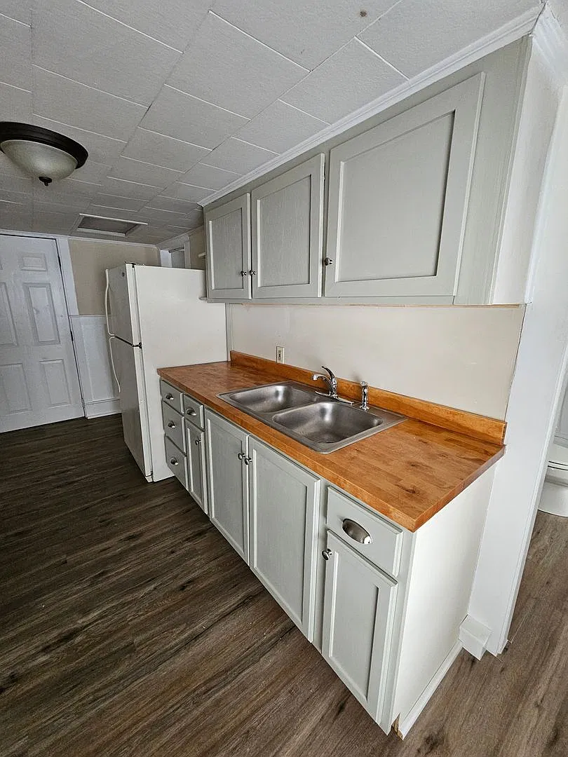 90 Orange St — Photo 2