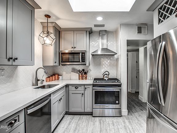 4th image of 3121 N 26th Place