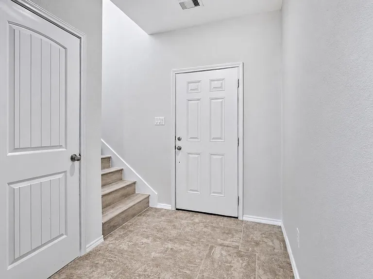 166 Meadow Grove Dr — Photo 8