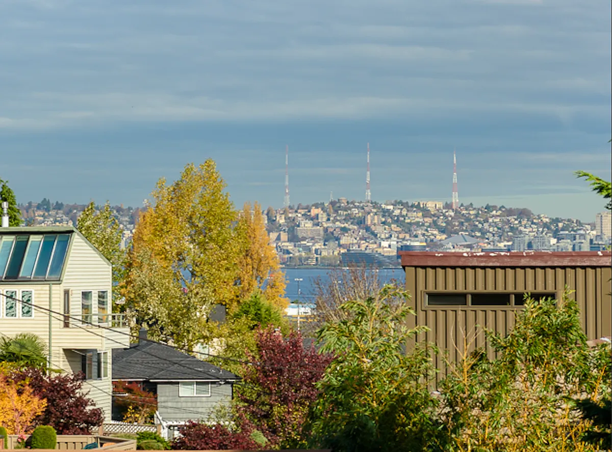 Building Photo - West 9 Apartments - West Seattle