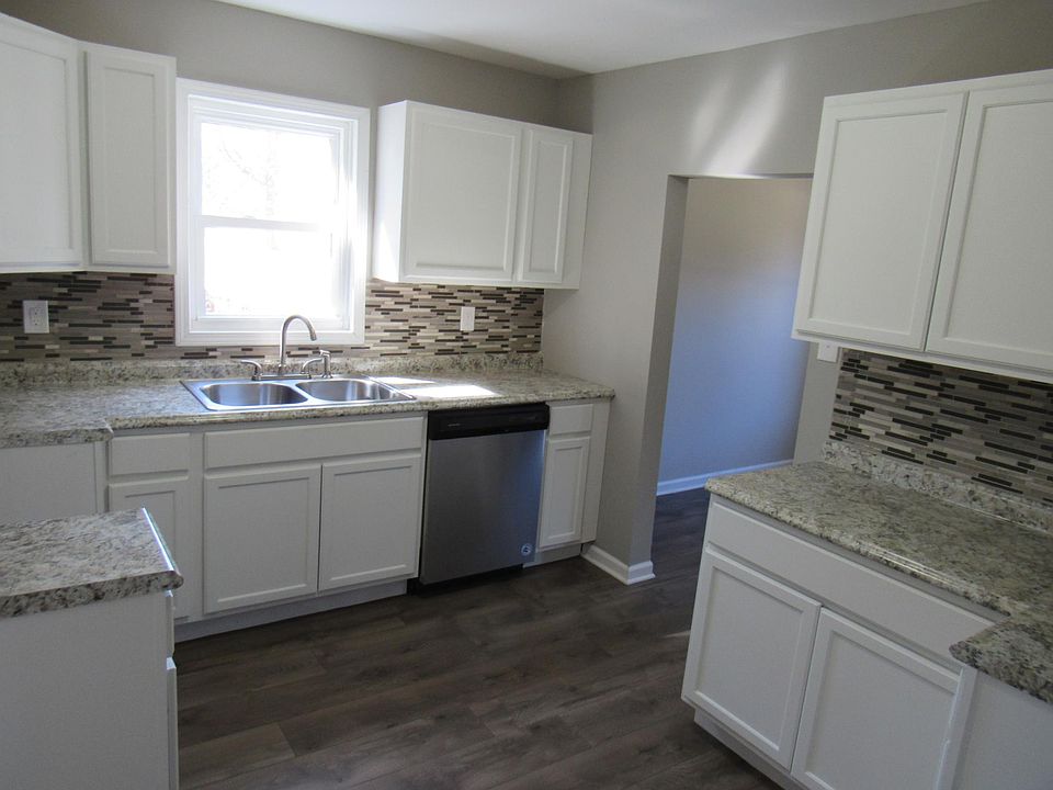 1st image of 916 Newton St