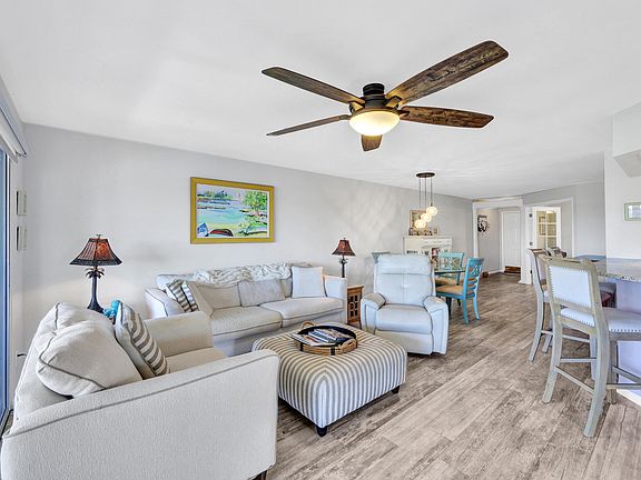 5th image of 900 Collier Ct APT 401
