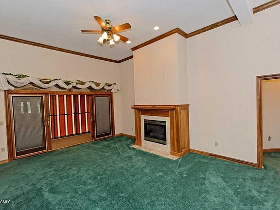 4th image of 12 Fairway Ct