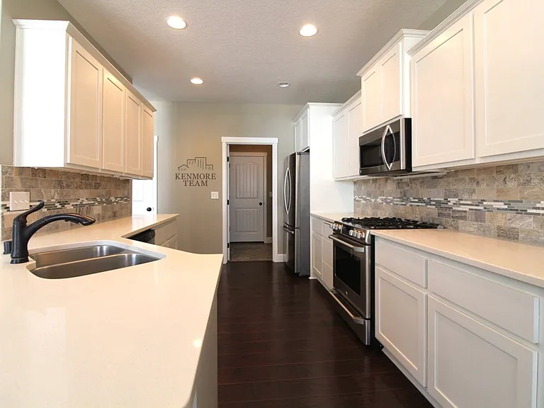 2800 Copperbutte St — Photo 4