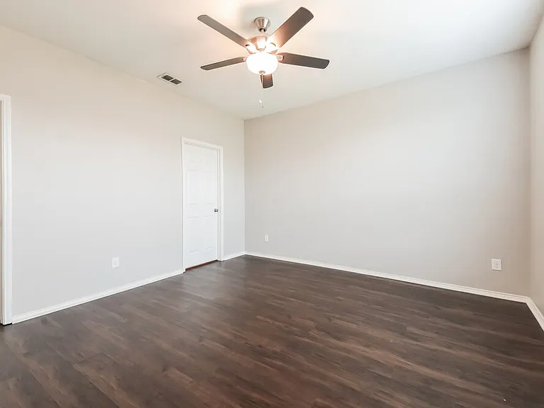 1724 Gayla Creek Dr — Photo 10