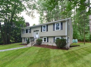 933 Flat Hill Rd, Lunenburg, MA 01462