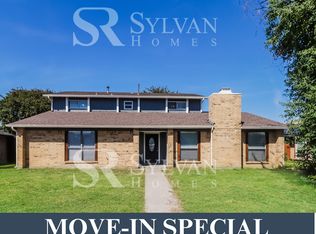 2211 Big Bend Dr, Carrollton, TX 75007