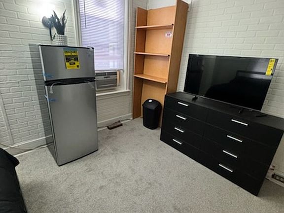 5th image of 1716 W Erie Ave #3
