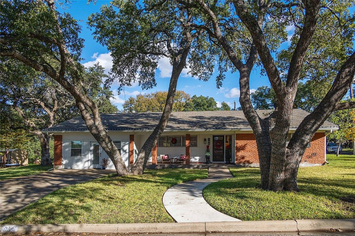 706 Oakpark Dr, Brownwood, TX 76801 | Zillow