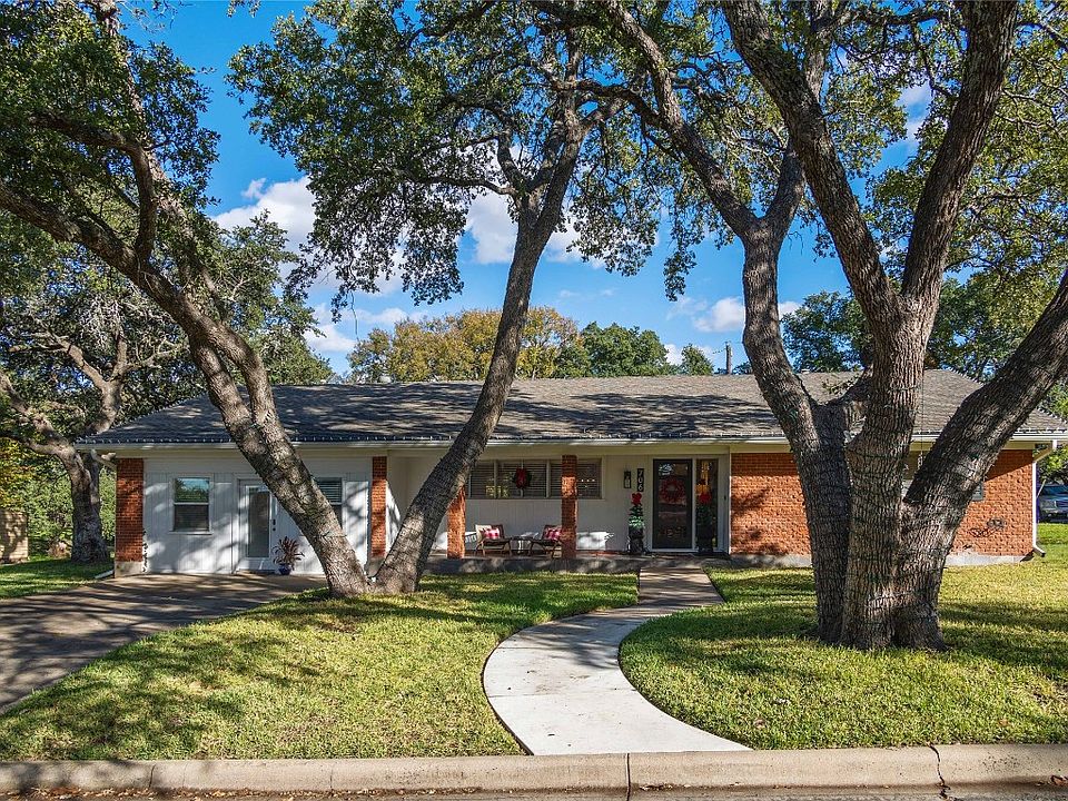 1st image of 706 Oakpark Dr