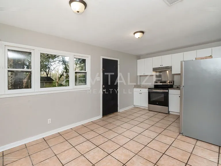 1165 Barker Dr W — Photo 7