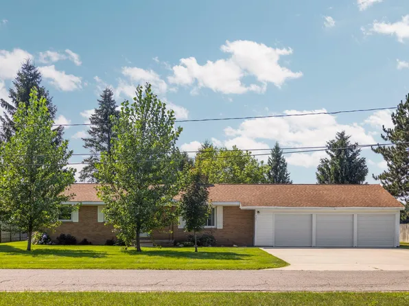 525 West St, Gaylord, MI 49735