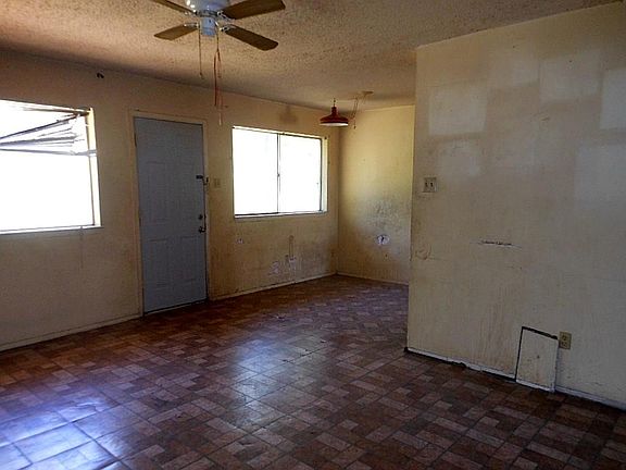 2nd image of 1432 E Park Dr