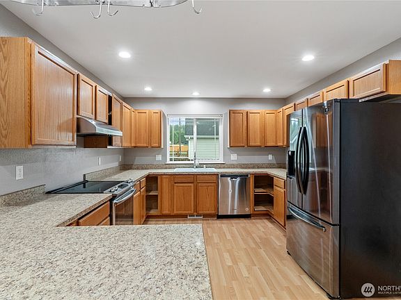 5th image of 325 N Talbot Street